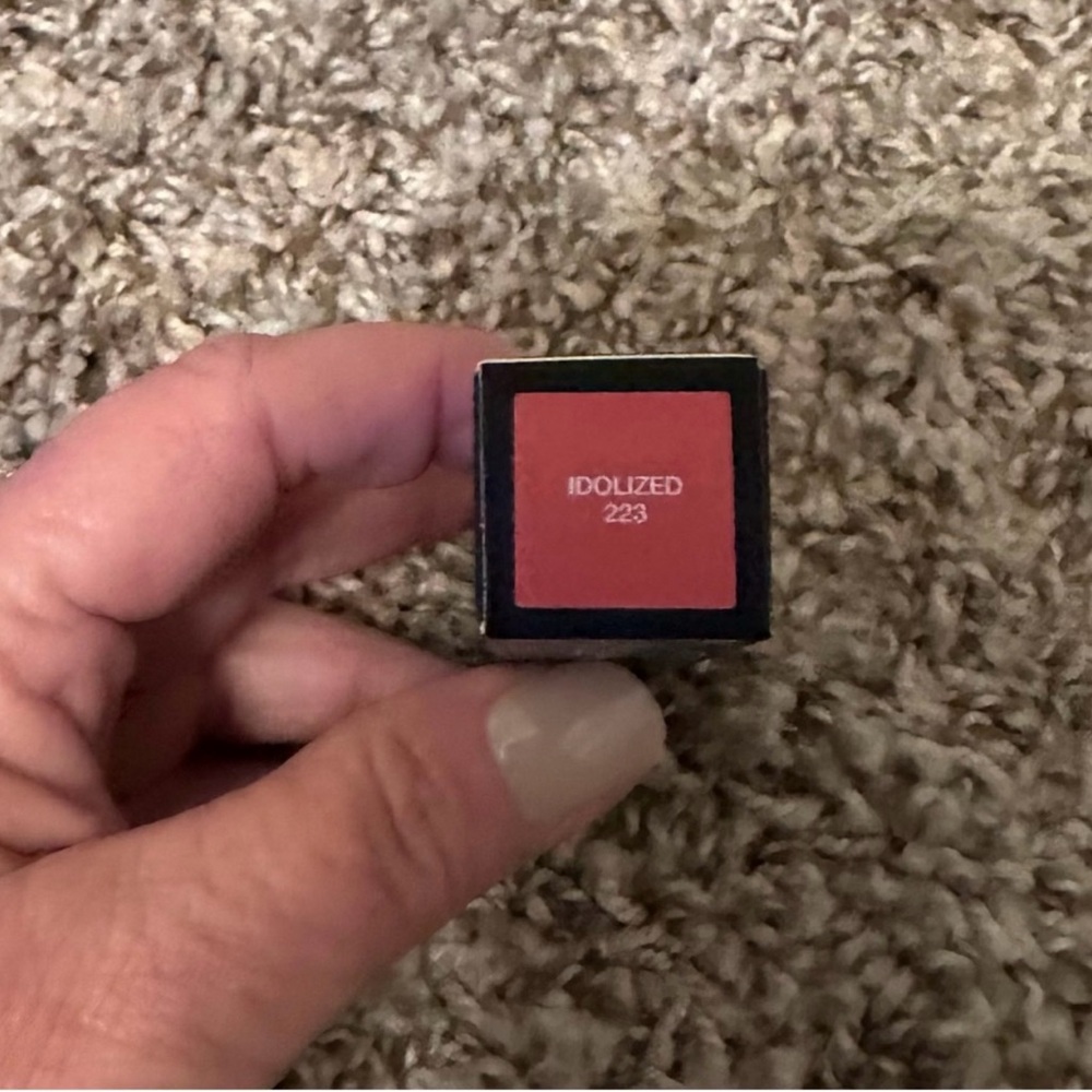 NARS Afterglow Lipstick in Idolized!